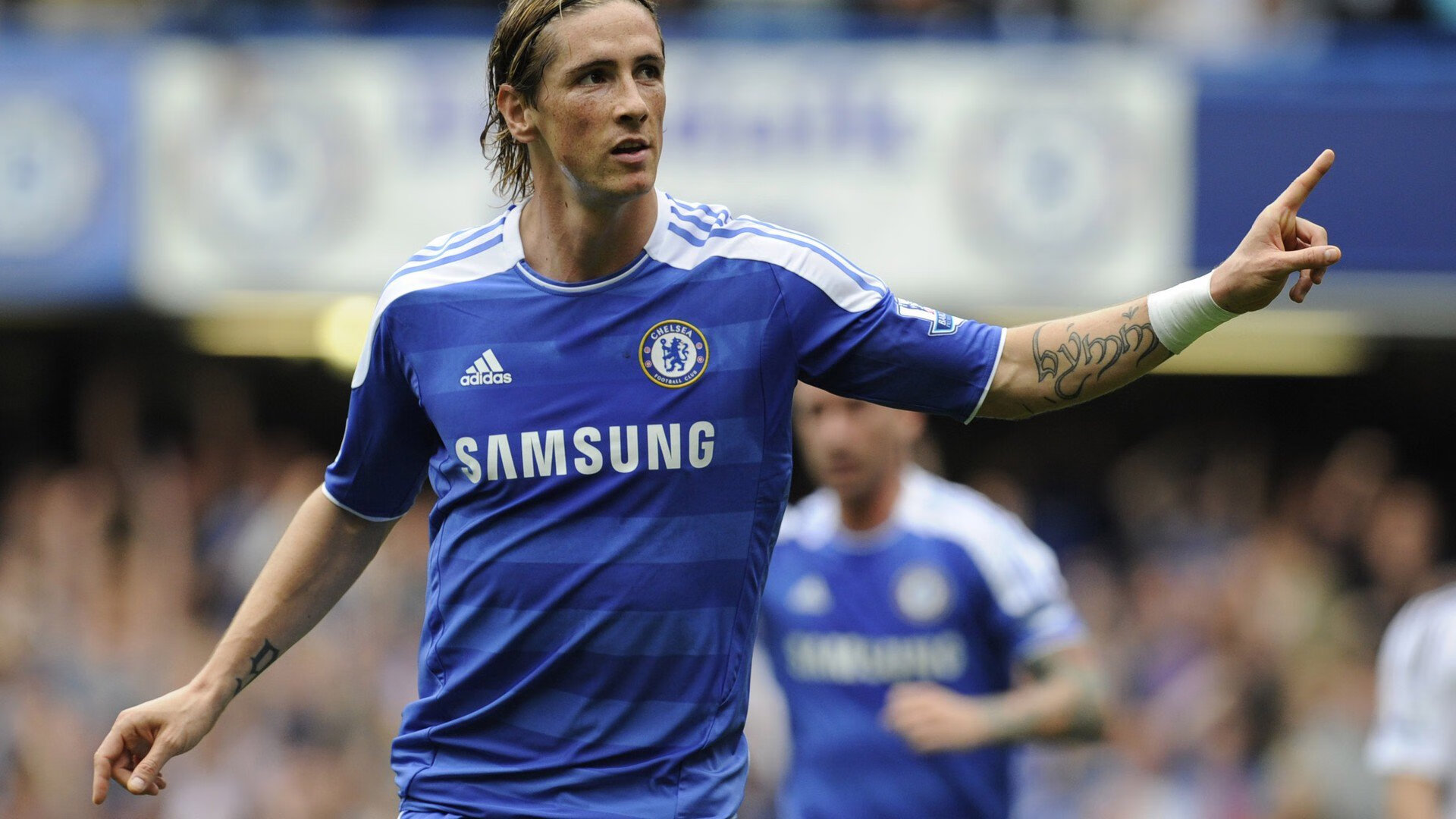 英超门票价格波动与球迷反应，英超球队门票收入